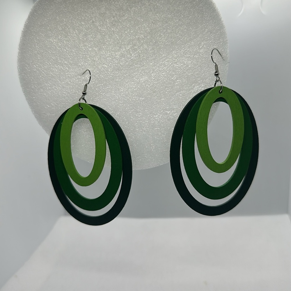 Minimalist style:Forest Green Wooden Earrings - Picture 9 of 11